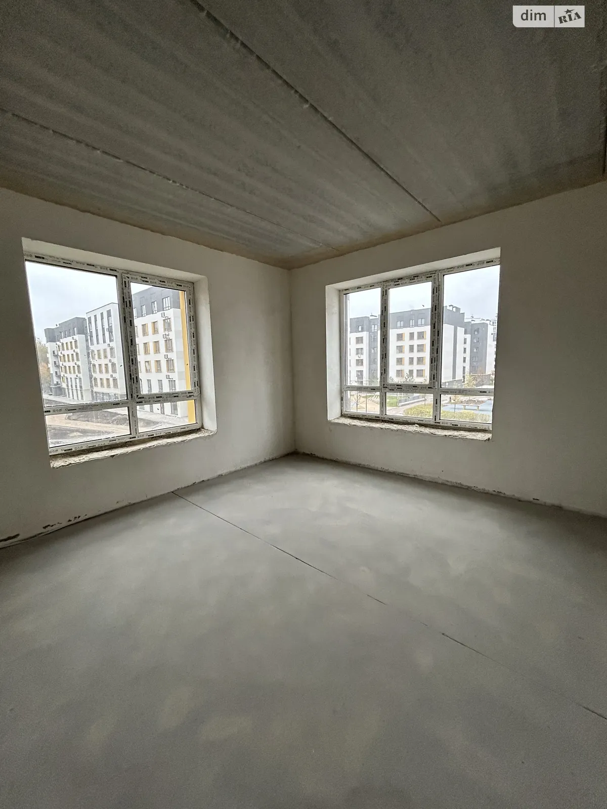 Продается 1-комнатная квартира 38 кв. м в Ирпене, ул. Рыльского, 3 - фото 1