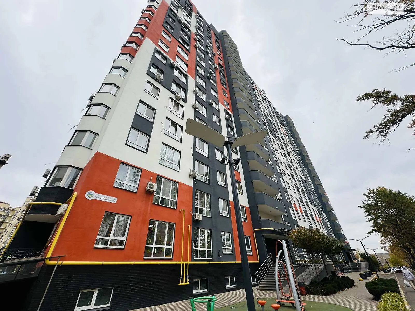 Продается 2-комнатная квартира 59.1 кв. м в Ирпене, ул. Николая Сингаевского(Новооскольская), 2Ж - фото 1