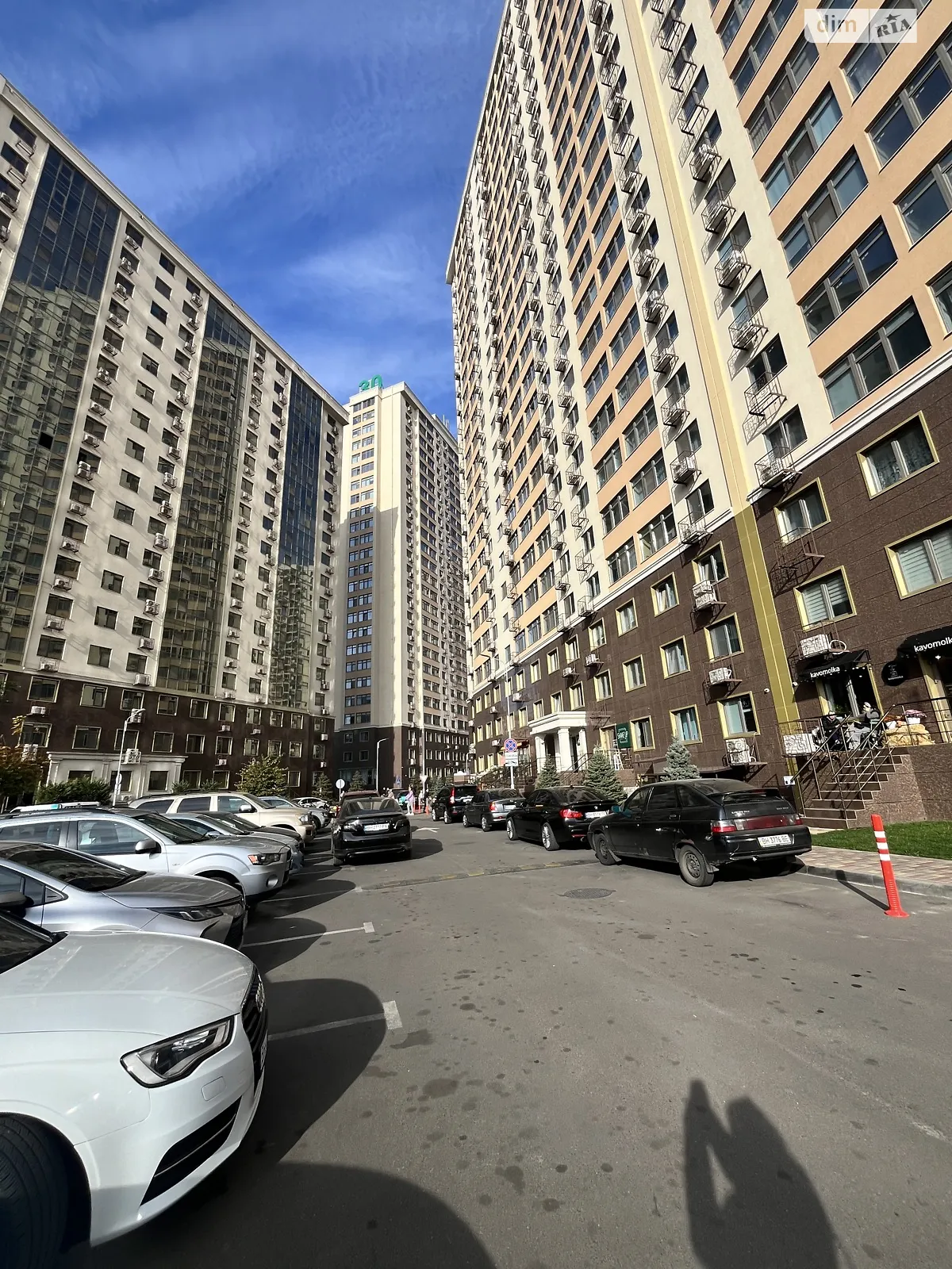 Продається 1-кімнатна квартира 44 кв. м у Одесі, вул. Академіка Сахарова - фото 1