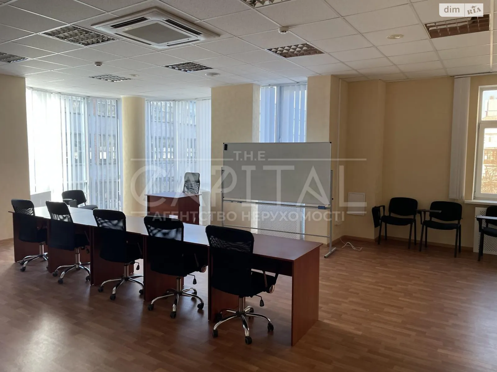 Сдается в аренду офис 187 кв. м в бизнес-центре, цена: 4500 $ - фото 1