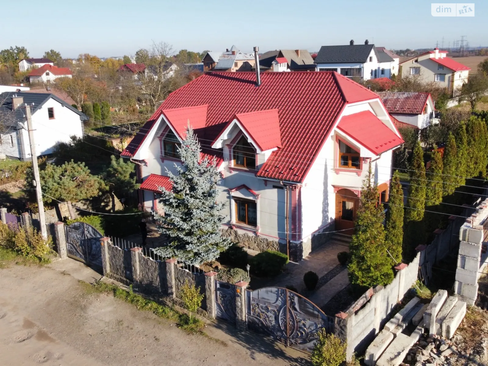 Продается дом на 2 этажа 242.8 кв. м с террасой, цена: 220000 $ - фото 1