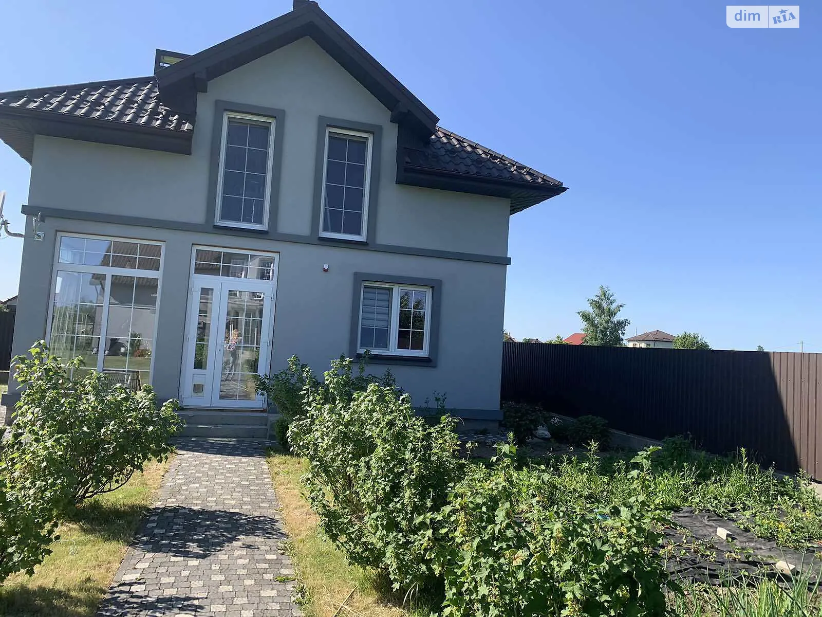 Сдается в аренду дом на 2 этажа 73 кв. м с садом, цена: 550 € - фото 1