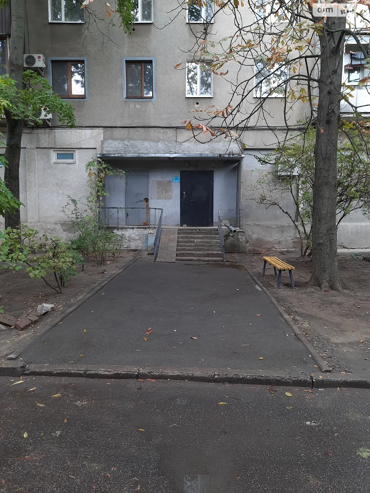 Продається 3-кімнатна квартира 68 кв. м у Харкові, просп. Льва Ландау, 12 - фото 1