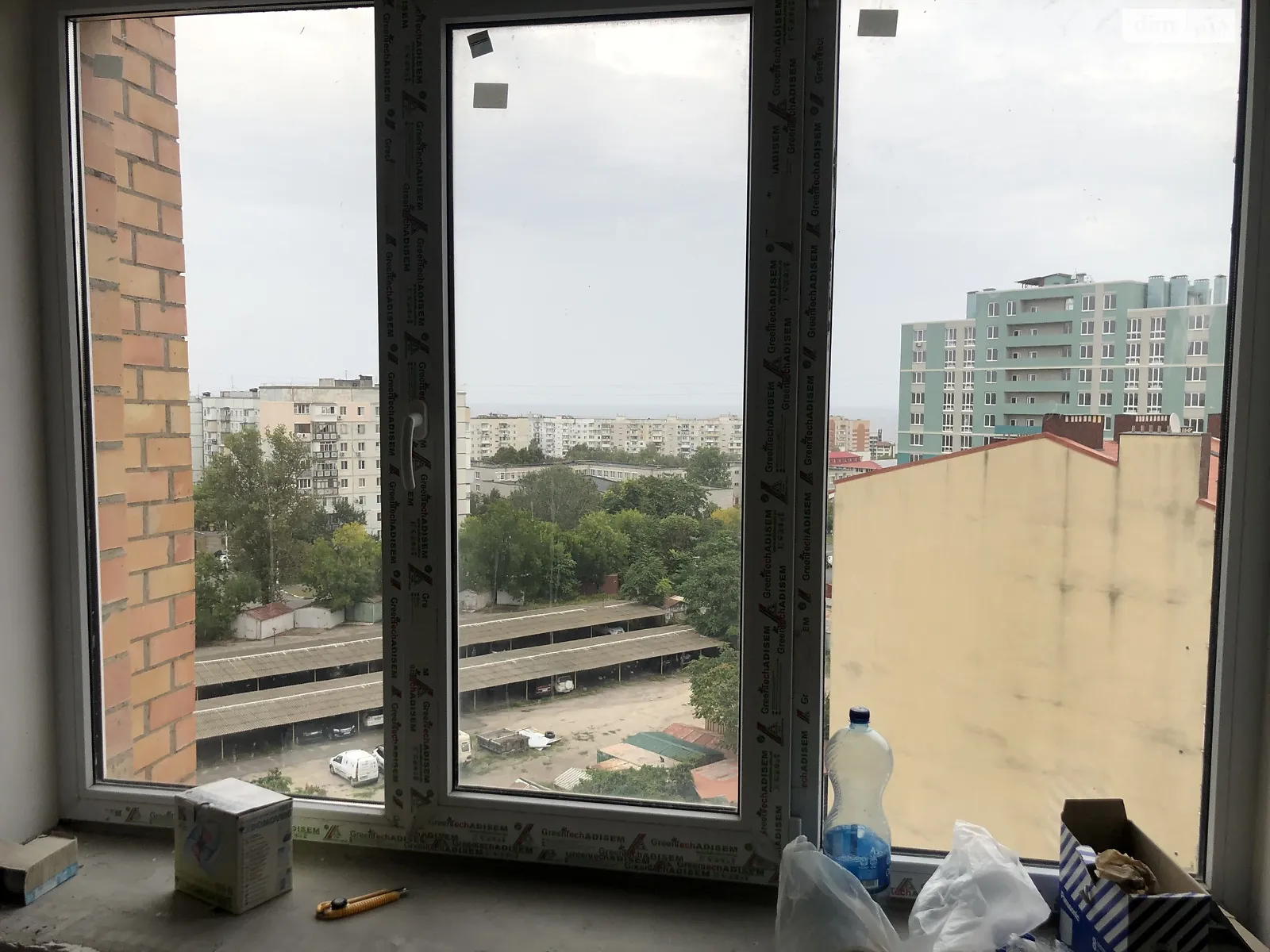 Продается 2-комнатная квартира 77 кв. м в Черноморске, ул. Парусная, 1М - фото 1