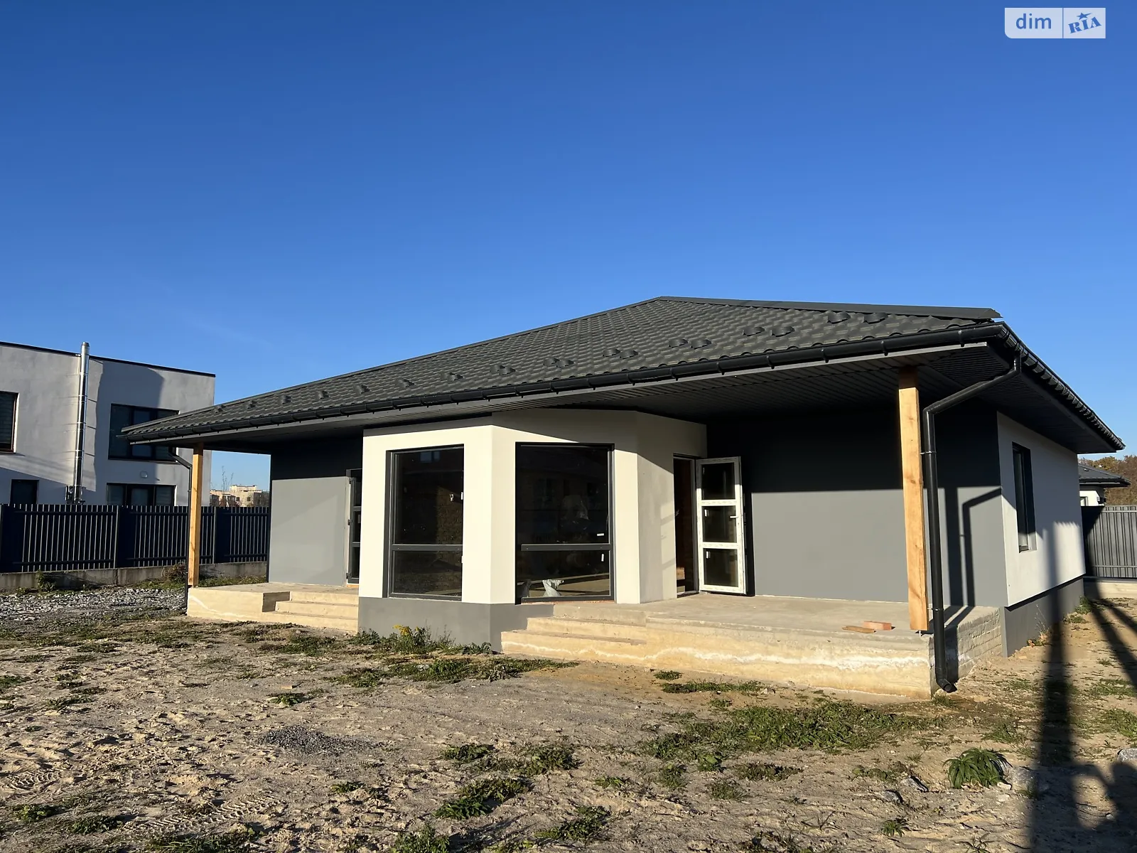 Продається одноповерховий будинок 118 кв. м с басейном, цена: 82000 $ - фото 1