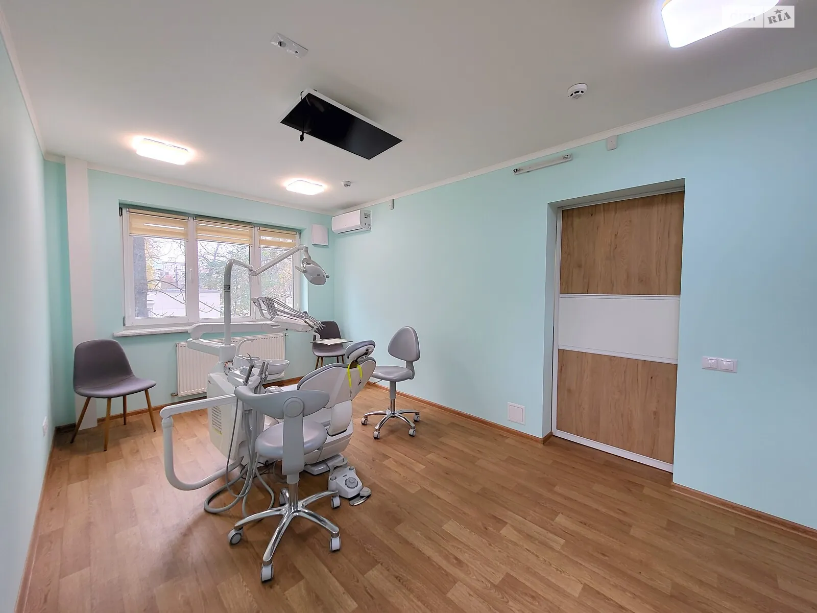 Продается объект сферы услуг 64 кв. м в 5-этажном здании, цена: 150000 $ - фото 1