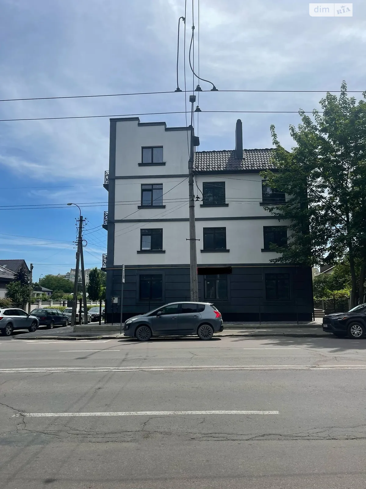 Продається 3-кімнатна квартира 112 кв. м у Івано-Франківську, вул. Сірика, 29 - фото 1