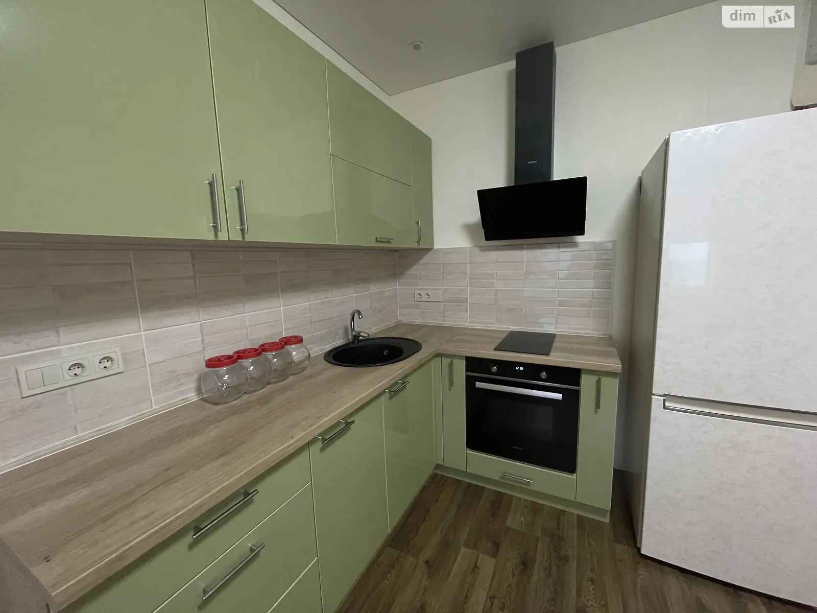 Продається 1-кімнатна квартира 43.5 кв. м у Лиманці, вул. Перлинна, 8 - фото 1