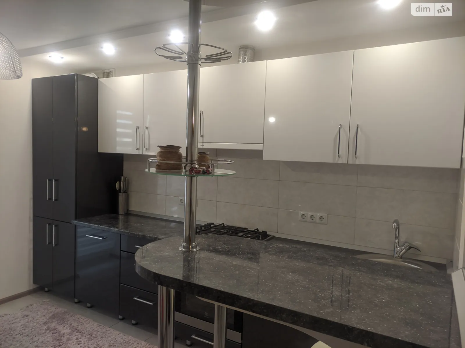 Продається 1-кімнатна квартира 43 кв. м у Вінниці, вул. Академіка Ющенка, 5 - фото 1