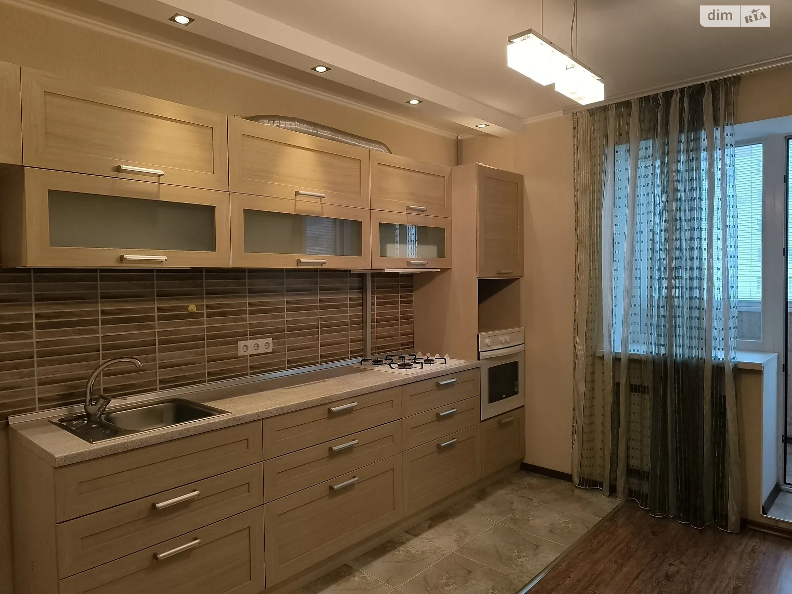 Продается 1-комнатная квартира 49.6 кв. м в Одессе, ул. Костанди, 199 - фото 1