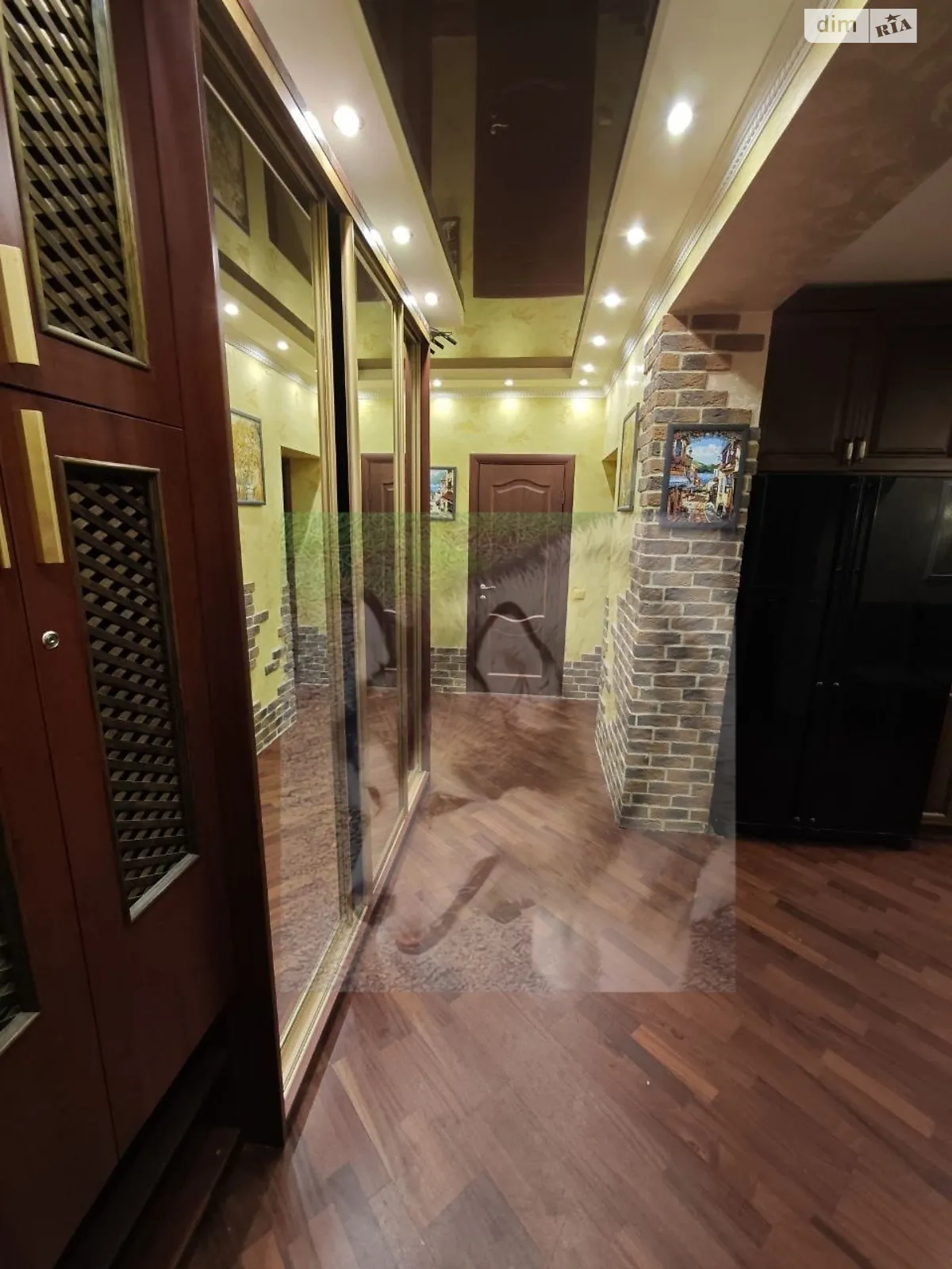 Продается 3-комнатная квартира 73 кв. м в Киеве, ул. Счастливая, 55 - фото 1