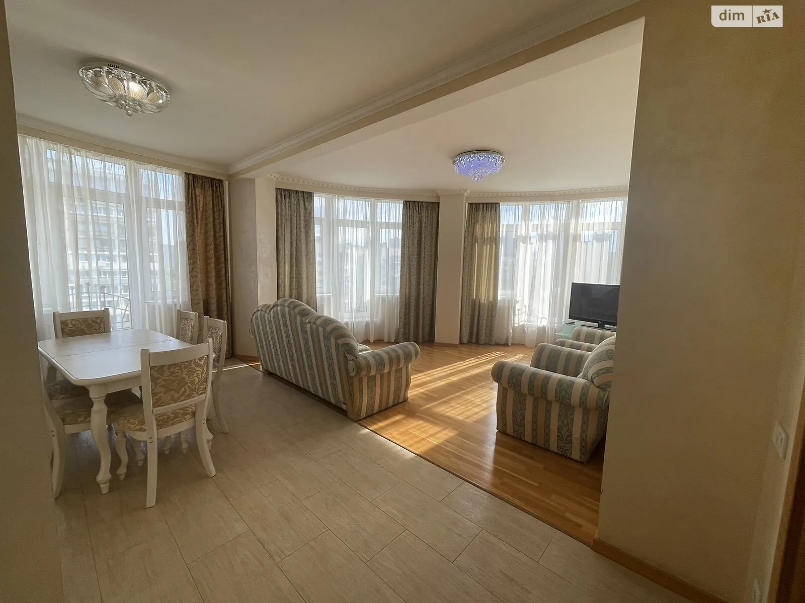 Сдается в аренду 3-комнатная квартира 102 кв. м в Киеве, ул. Митрополита Василия Липковского(Урицкого), 18 - фото 1