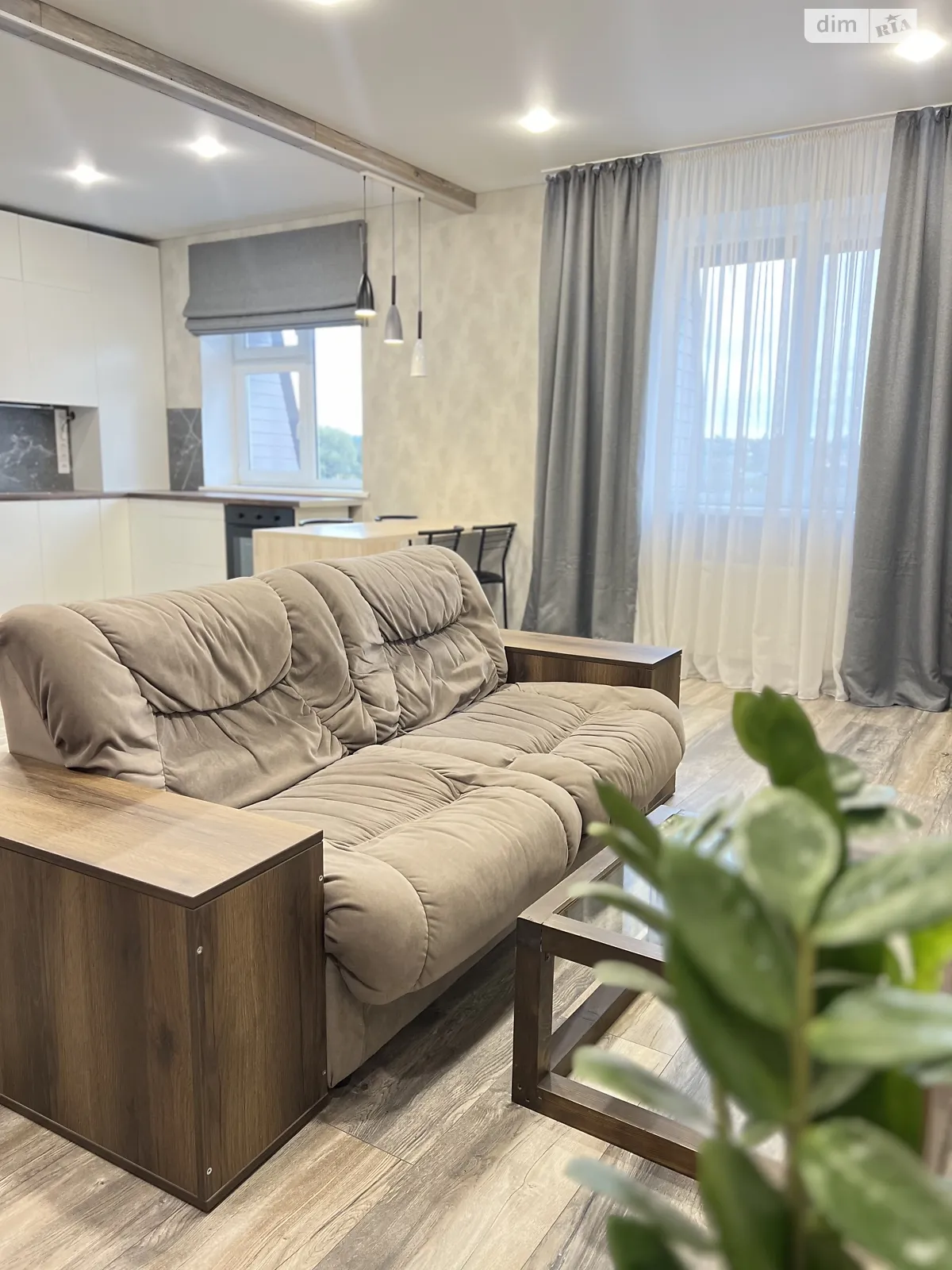 Продается 2-комнатная квартира 67 кв. м в Хмельницком, ул. Трудовая, 5/1Б - фото 1