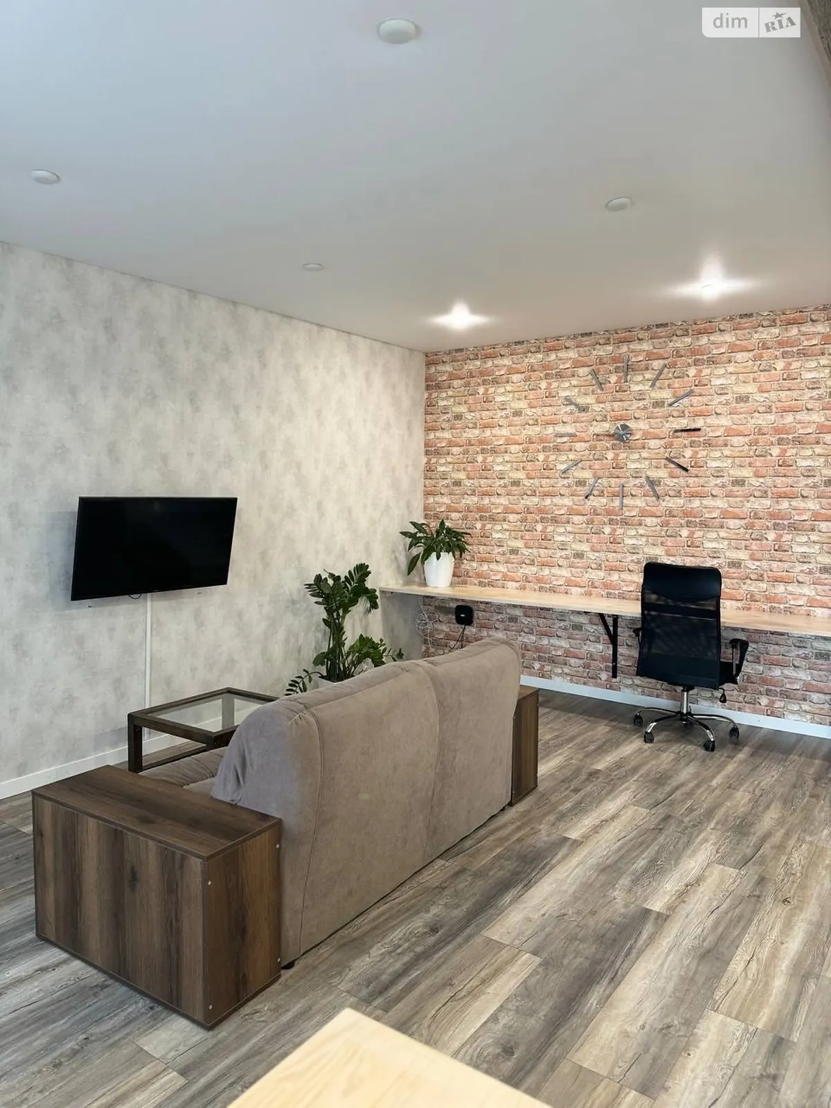 Продается 2-комнатная квартира 64 кв. м в Хмельницком, ул. Трудовая, 5/1Б - фото 1