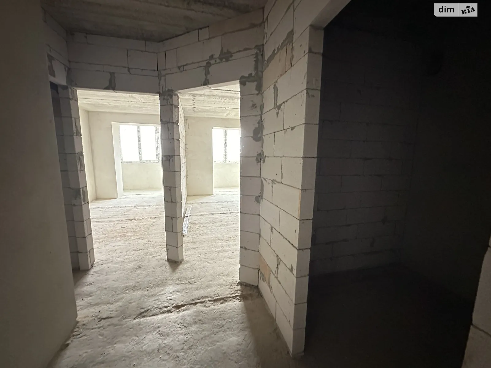 Продается 1-комнатная квартира 40 кв. м в Ивано-Франковске, ул. Галицкая - фото 1