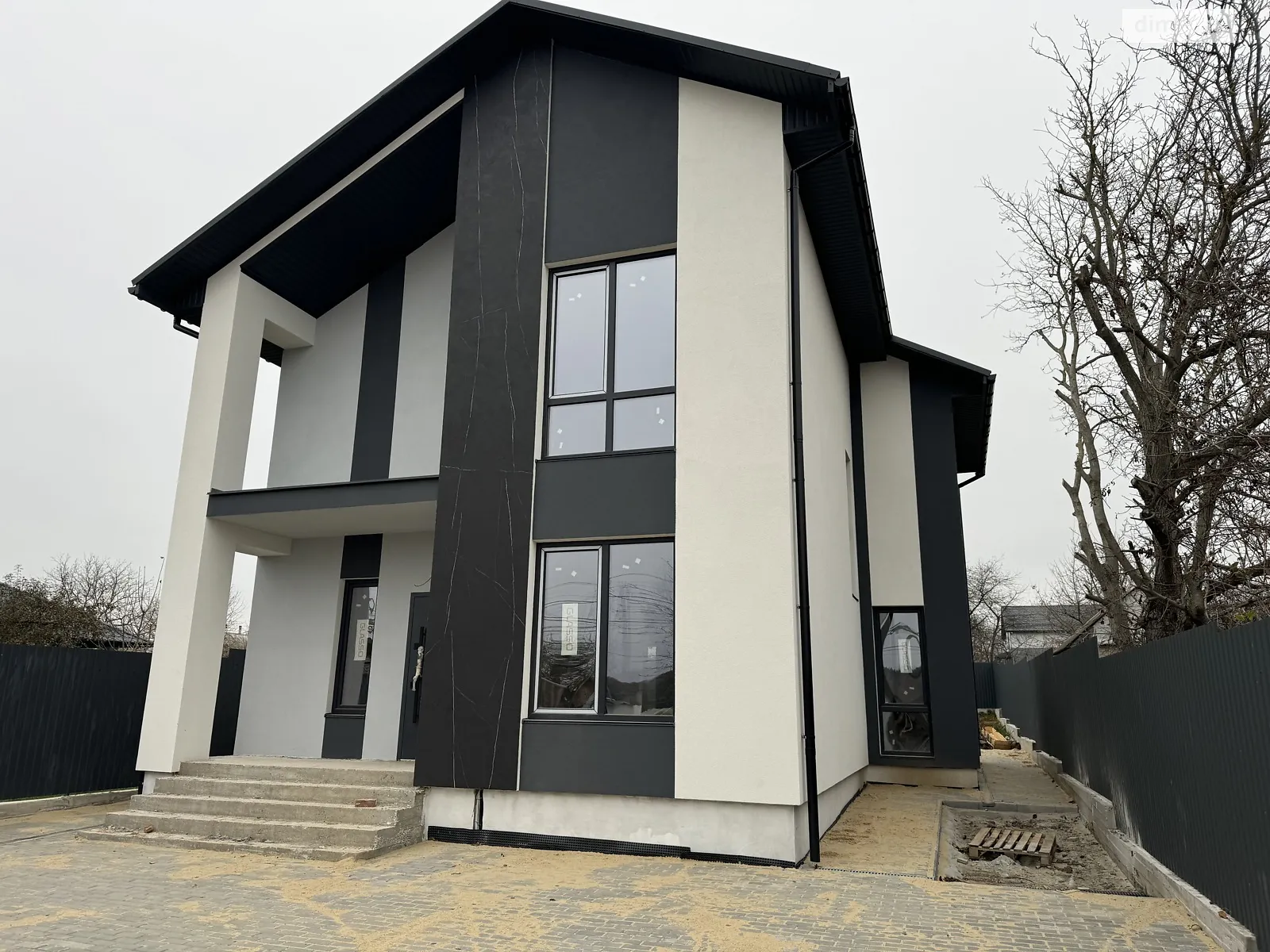Продается дом на 2 этажа 125 кв. м с верандой, цена: 140000 $ - фото 1