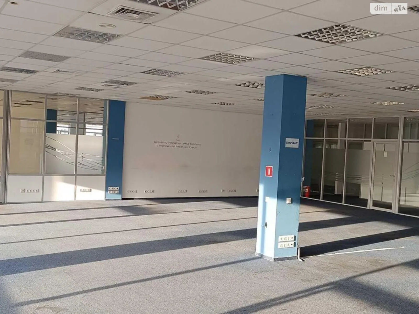 Сдается в аренду офис 913 кв. м в бизнес-центре, цена: 16500 $ - фото 1