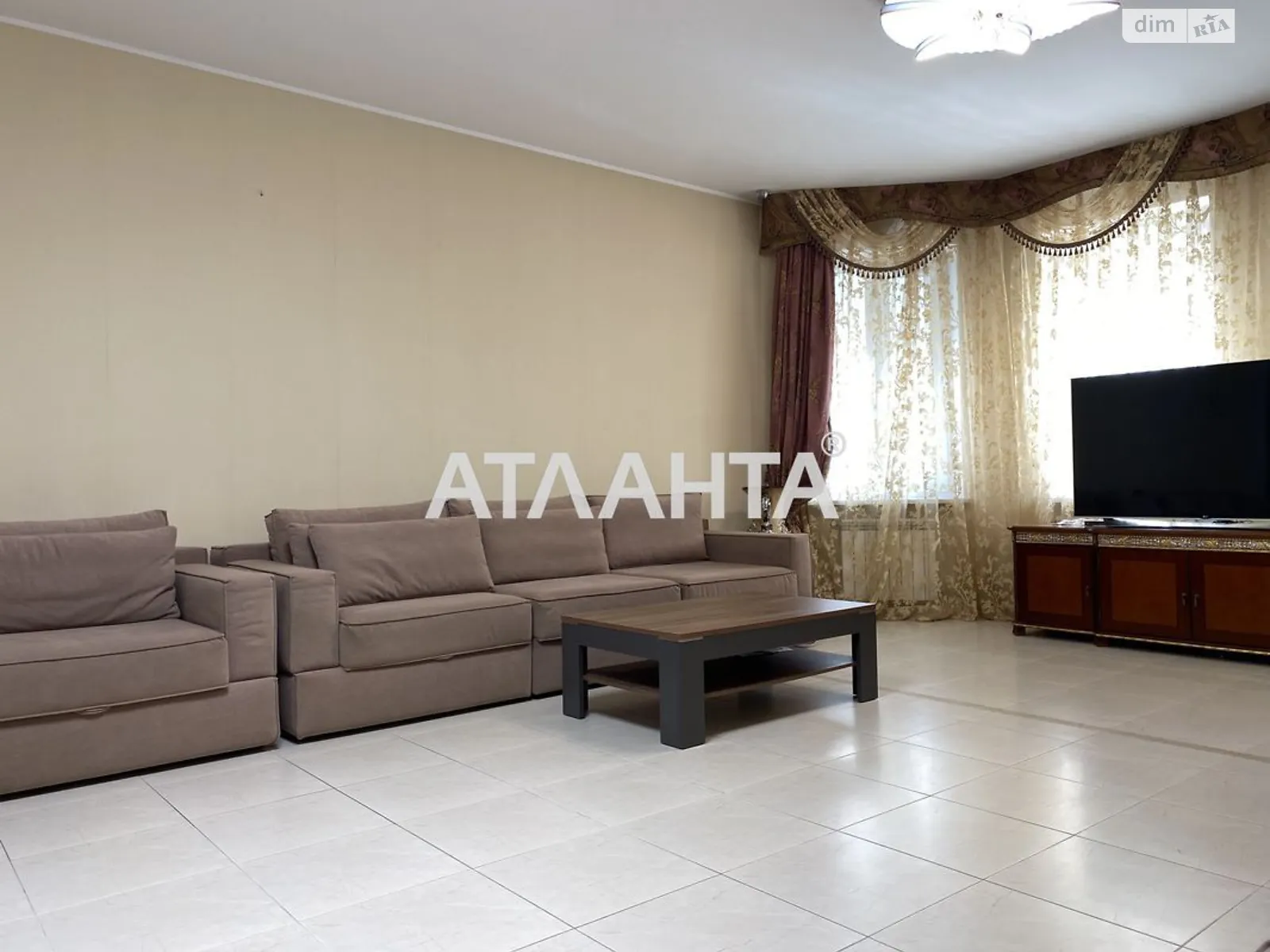 Продается дом на 2 этажа 337 кв. м с участком, цена: 370000 $ - фото 1