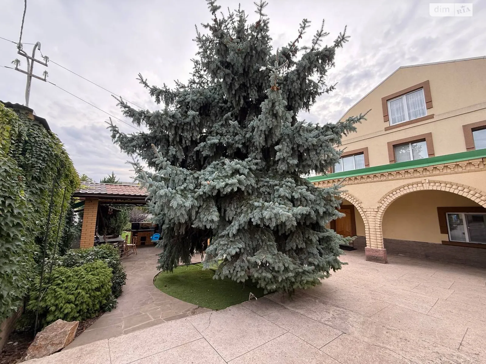 Продається будинок 2 поверховий 240 кв. м с басейном, цена: 149000 $ - фото 1