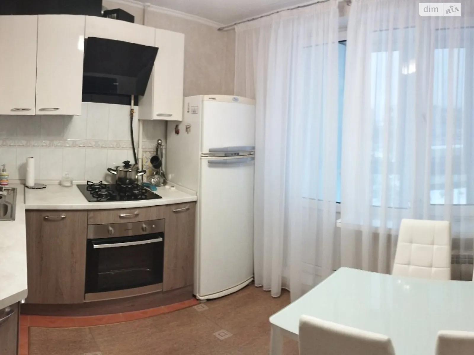 Продається 2-кімнатна квартира 47 кв. м у Києві, просп. Павла Тичини, 20А - фото 1