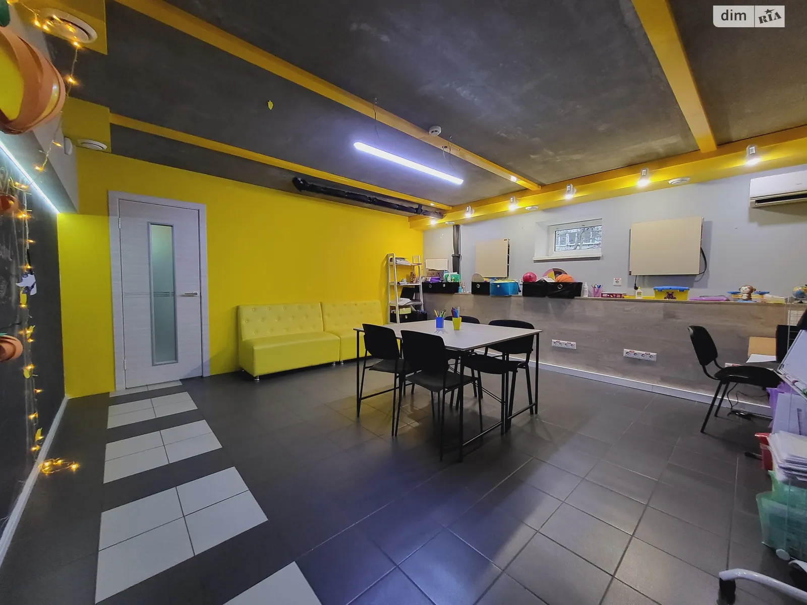 Продается объект сферы услуг 116 кв. м в 9-этажном здании, цена: 139900 $ - фото 1