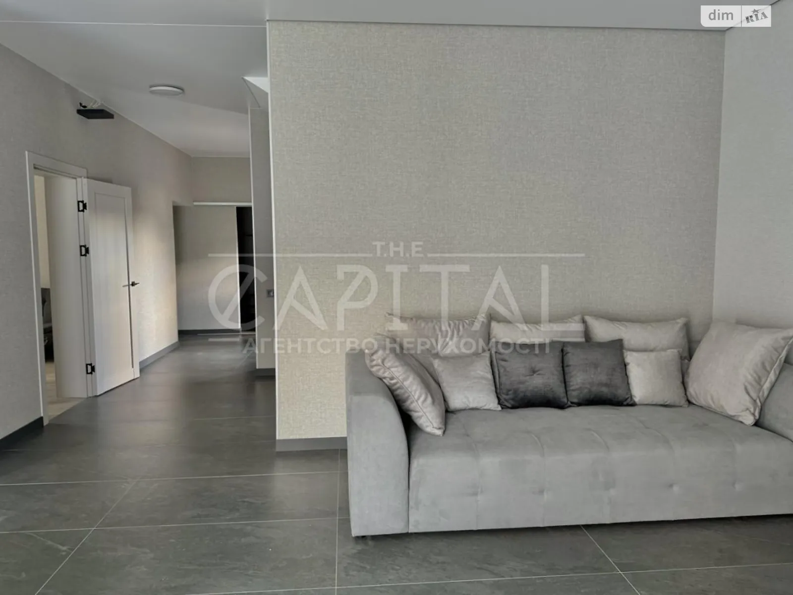 Сдается в аренду дом на 2 этажа 198 кв. м с камином, цена: 3000 $ - фото 1