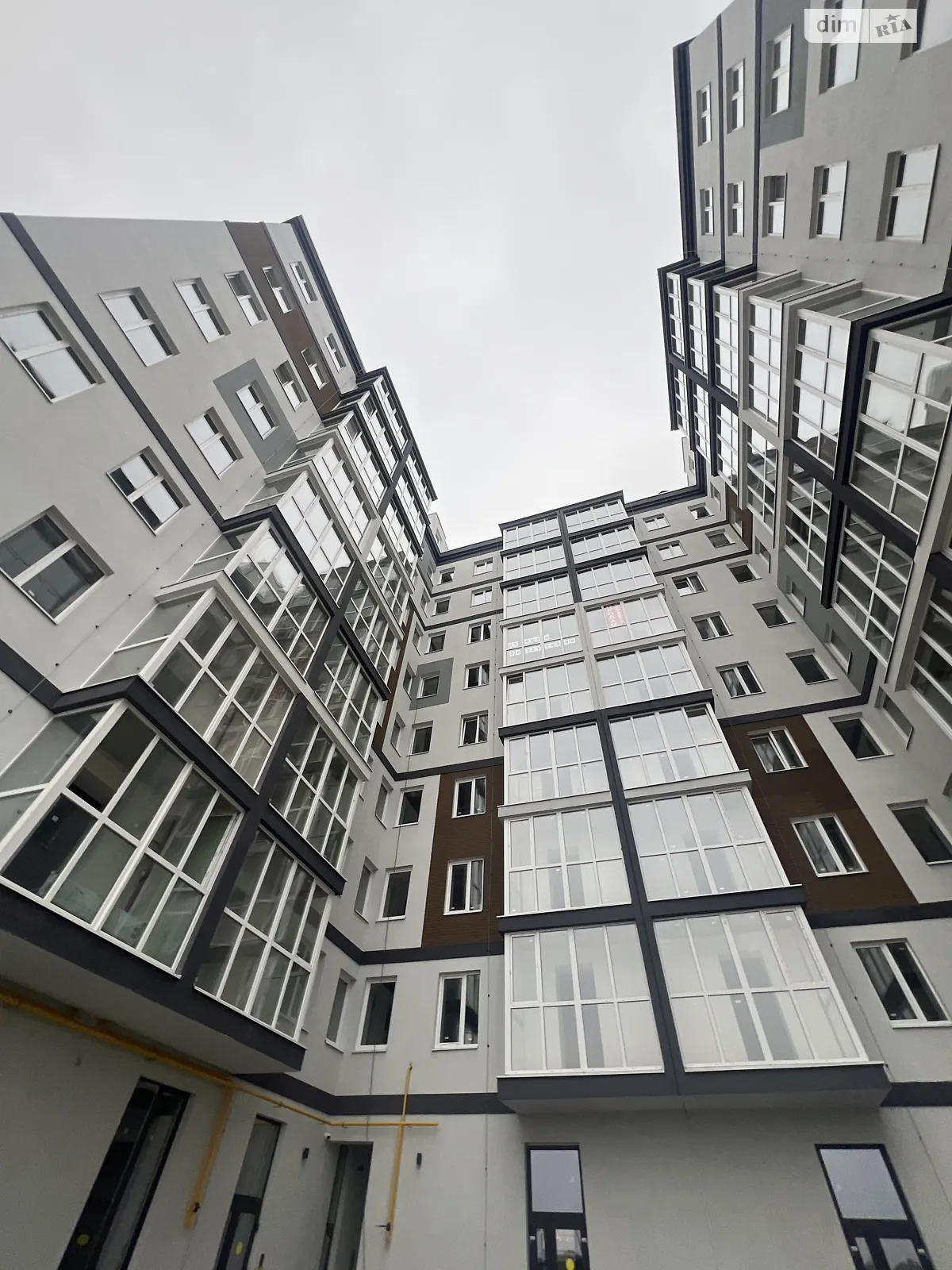 Продается 48-комнатная квартира 1 кв. м в Буче, ул. Бориса Гмыри, 7А - фото 1