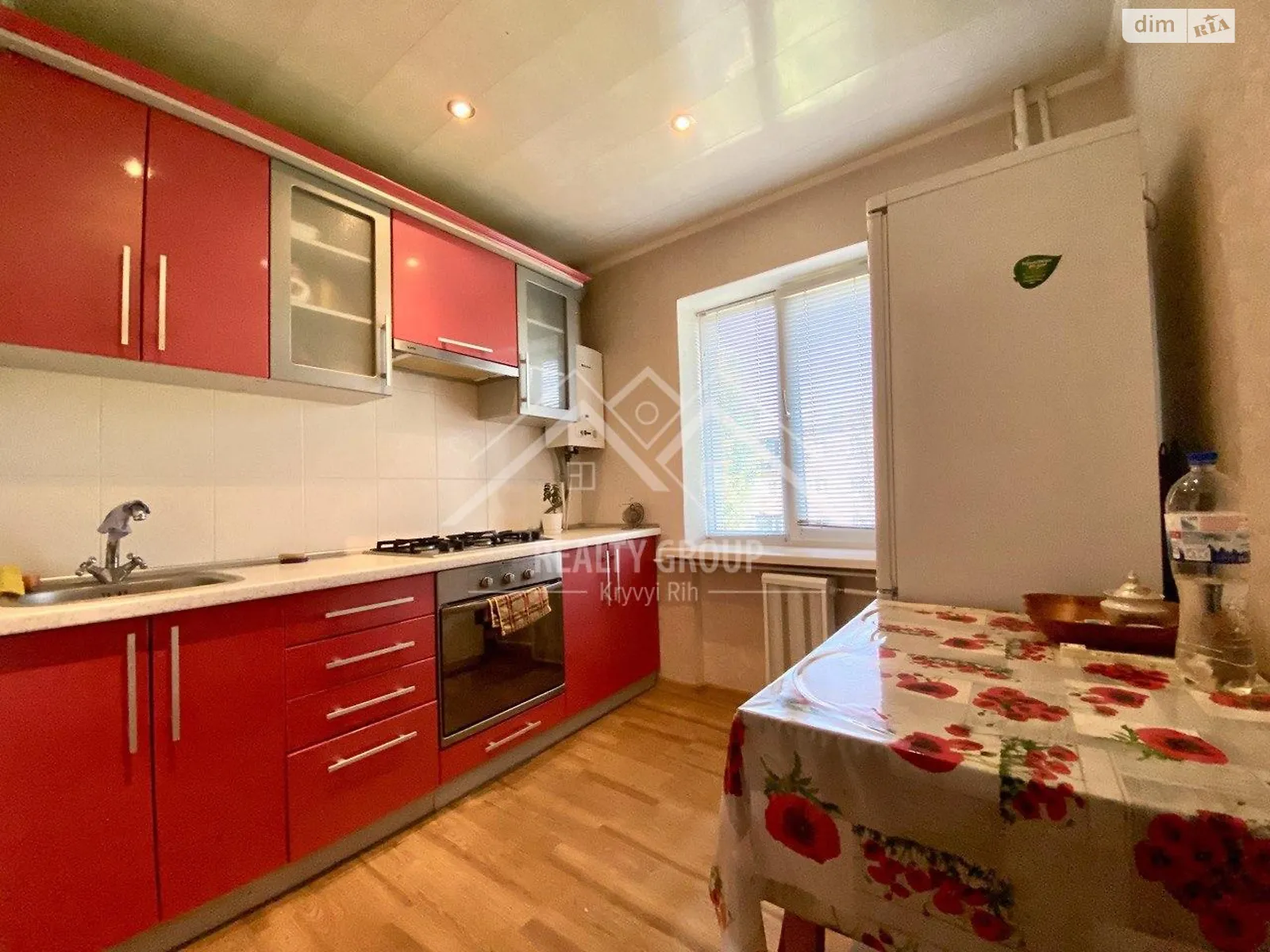Продается 3-комнатная квартира 57 кв. м в Кривом Роге, ул. Юрия Каминского - фото 1