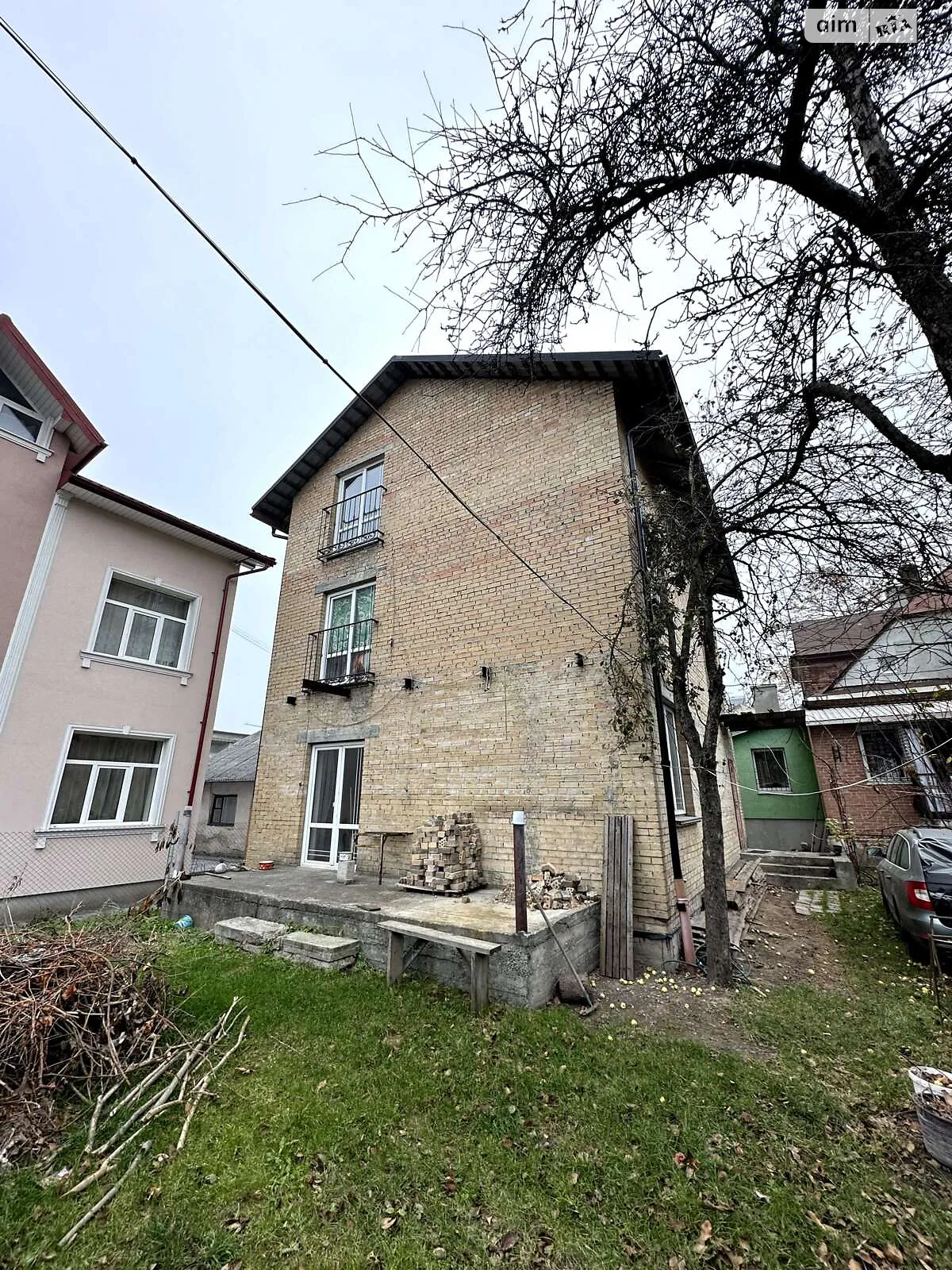 Продается дом на 3 этажа 224 кв. м с балконом, цена: 150000 $ - фото 1