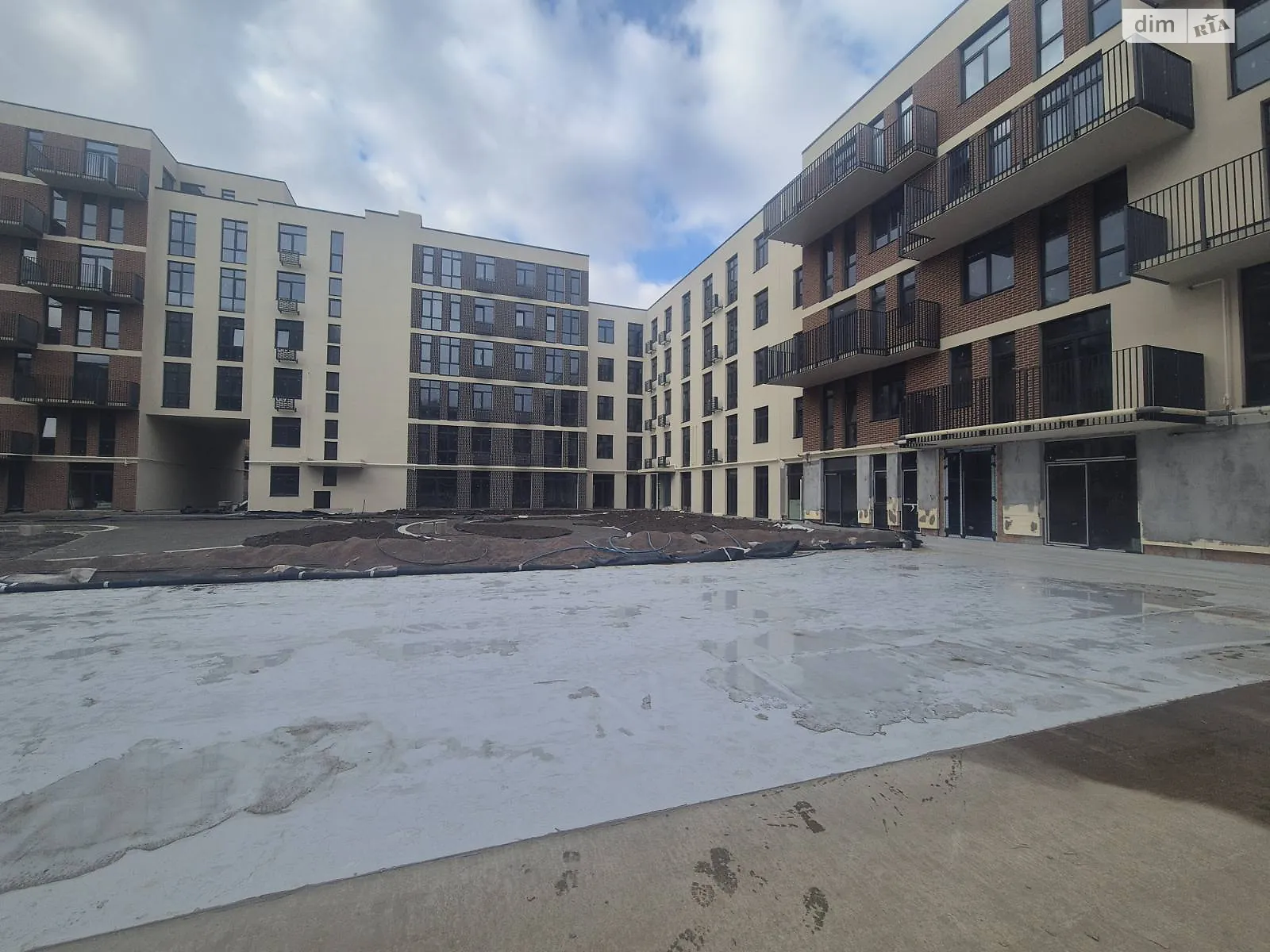 Продается 3-комнатная квартира 75.8 кв. м в Винниках, ул. Галицкая - фото 1