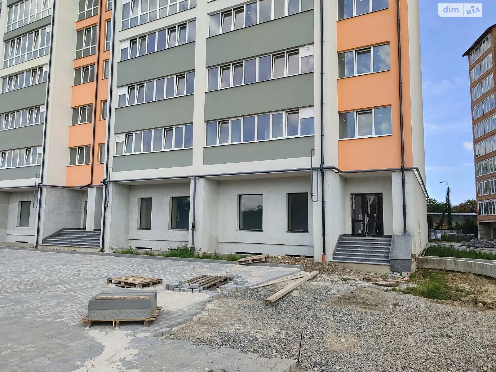 Продається 2-кімнатна квартира 73 кв. м у Івано-Франківську, вул. Українських Декабристів, 56 - фото 1