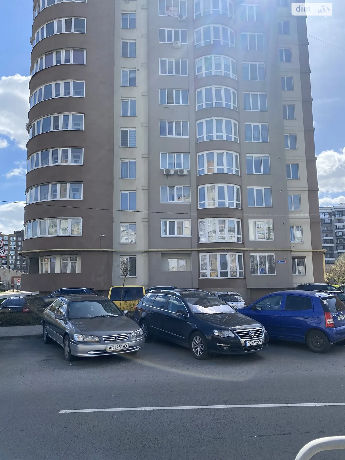2-комнатная квартира 71.6 кв. м в Луцке, ул. Липинского, 4 - фото 1