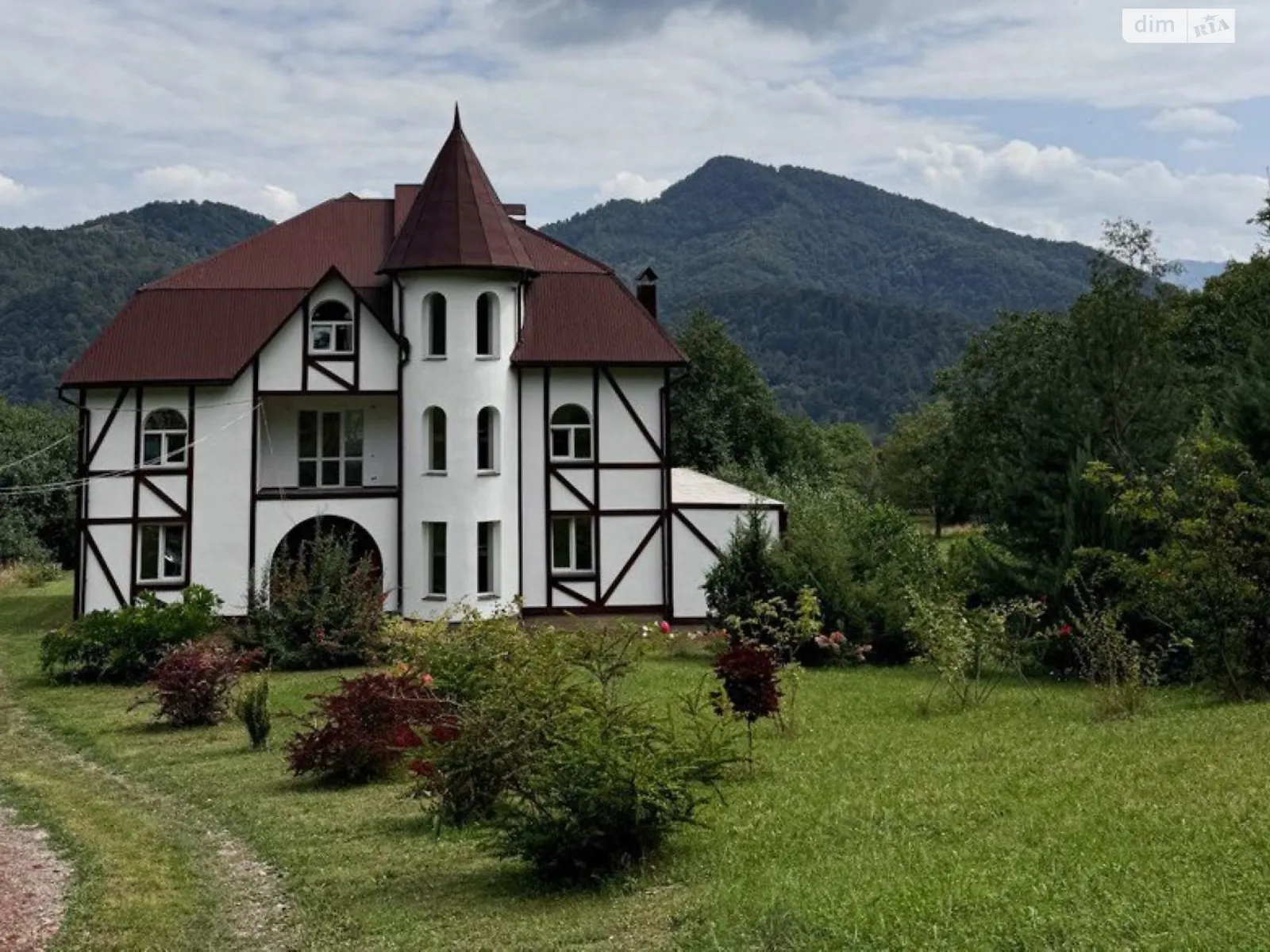 Продается дом на 3 этажа 421 кв. м с садом, цена: 495000 $ - фото 1
