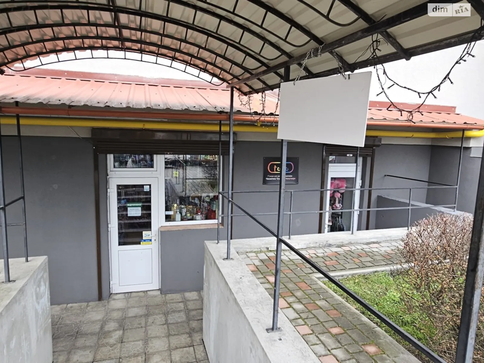 Продается офис 69.9 кв. м в бизнес-центре, цена: 70000 $ - фото 1