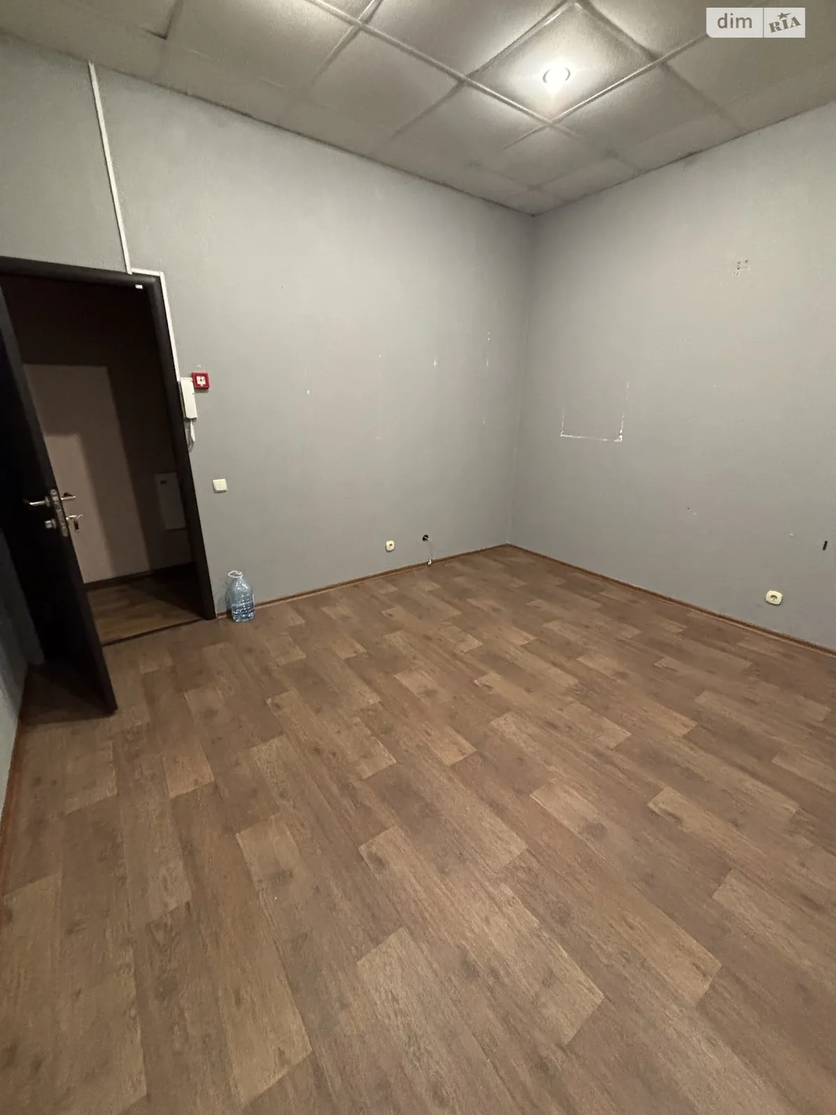 Здається в оренду офіс 28 кв. м в бізнес-центрі, цена: 8500 $ - фото 1