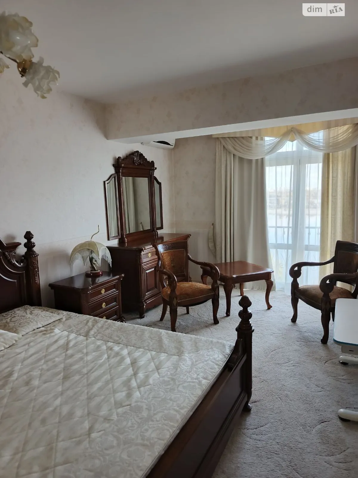 Продається 1-кімнатна квартира 46 кв. м у Києві, просп. Володимира Івасюка, 14Г - фото 1