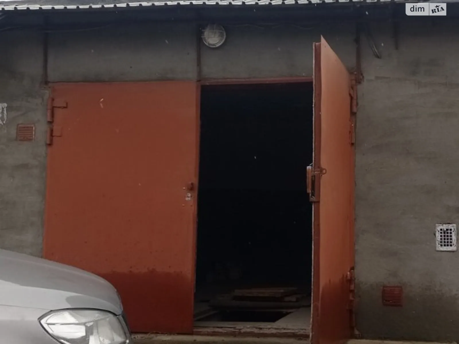 Продається місце в гаражному кооперативі під легкове авто на 19 кв. м, цена: 9900 $ - фото 1