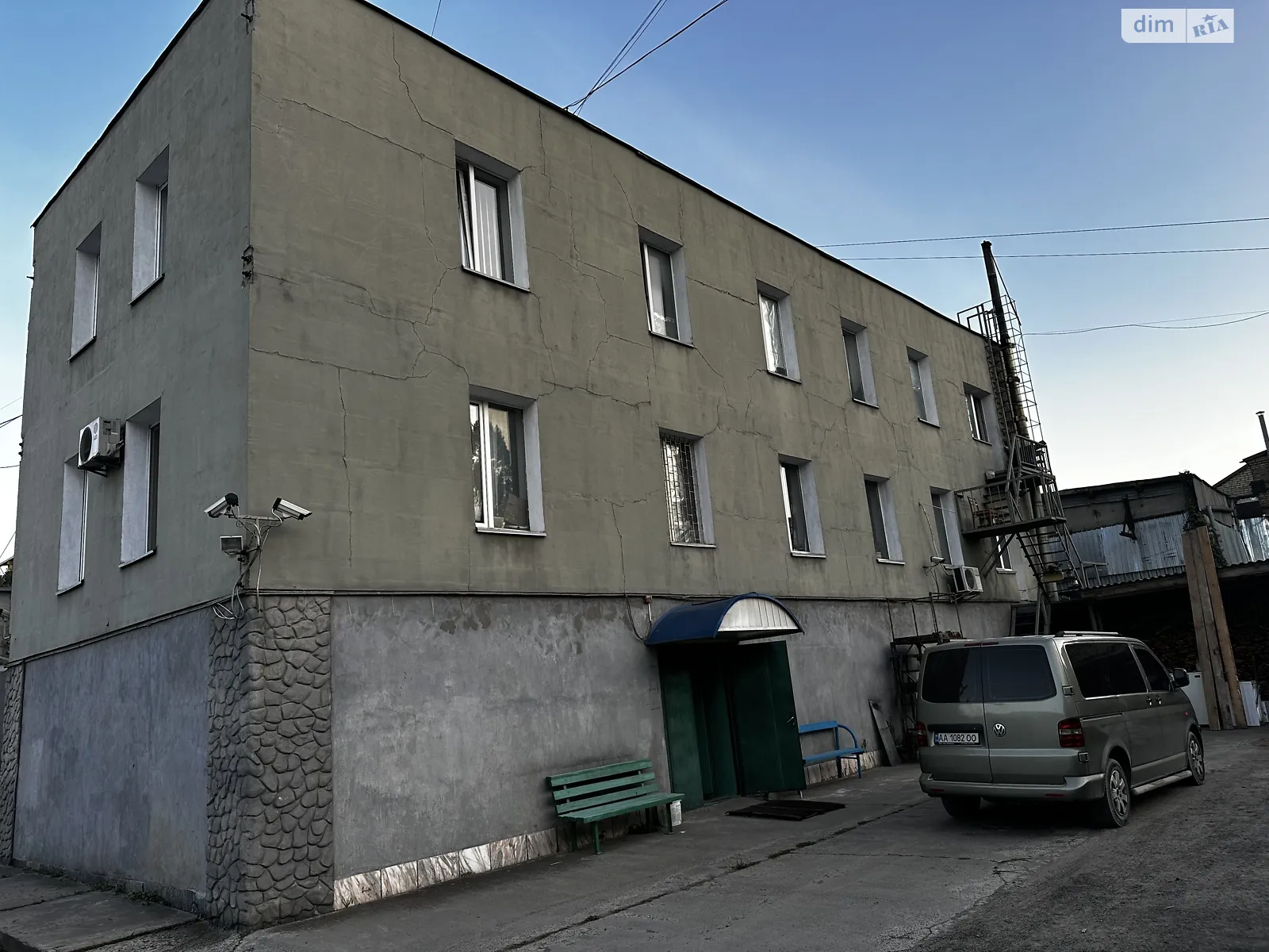 Продається приміщення вільного призначення 1563 кв. м в 3-поверховій будівлі, цена: 950000 $ - фото 1