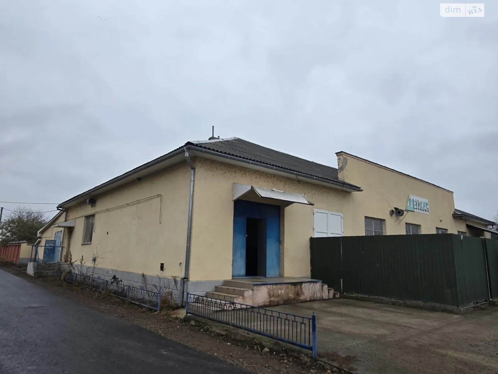 Продается объект сферы услуг 427 кв. м в 1-этажном здании, цена: 200000 € - фото 1