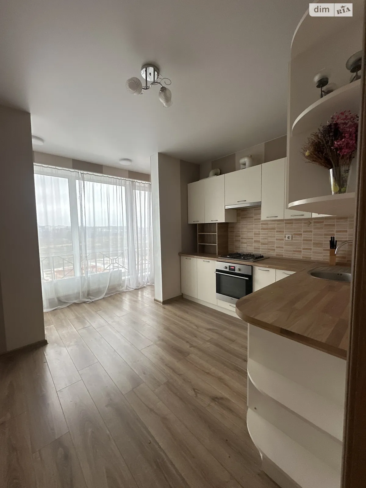 Продается 2-комнатная квартира 58 кв. м в Ирпене, ул. Николая Сингаевского(Новооскольская), 1Е - фото 1