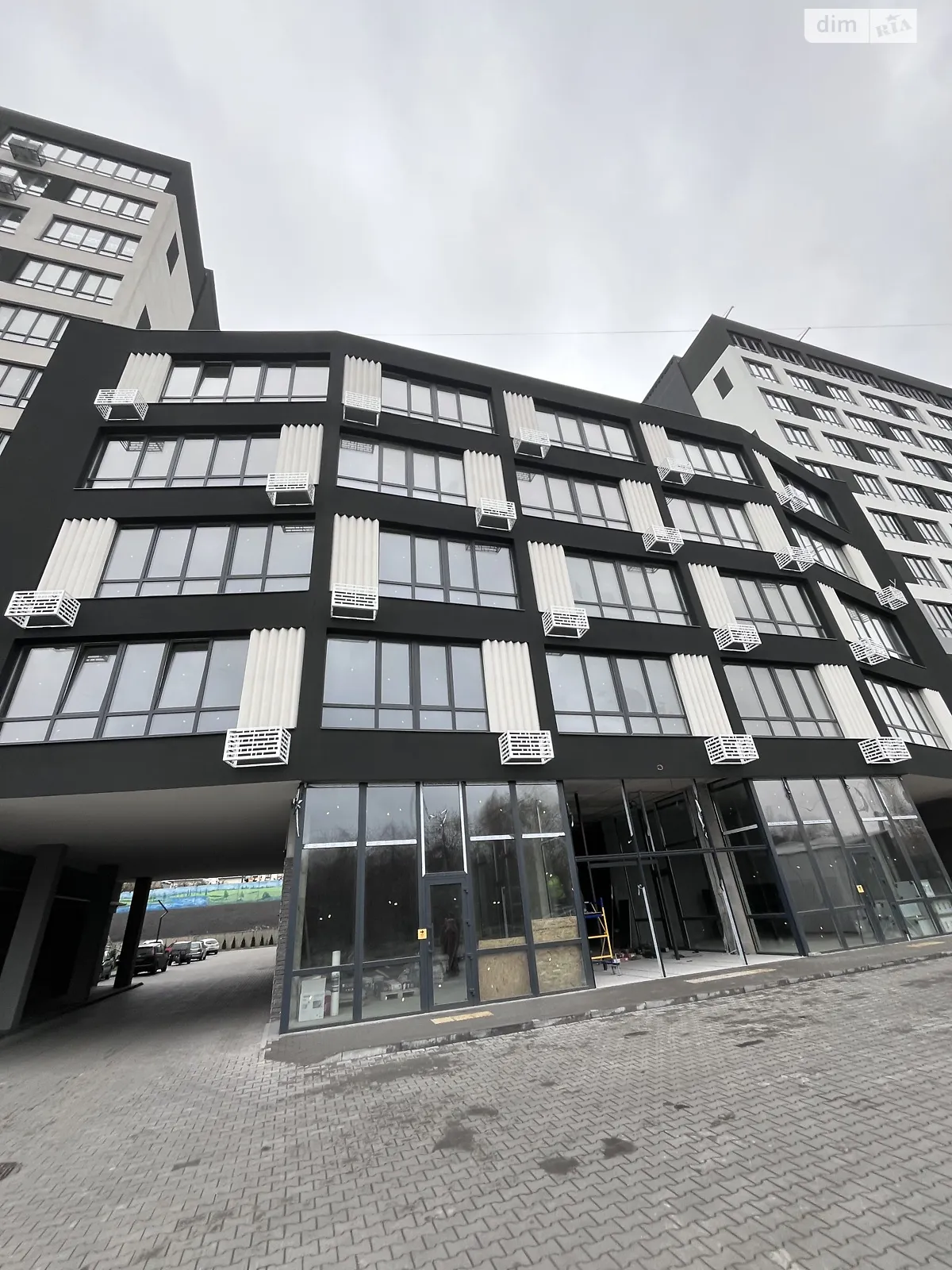 Продається офіс 46.1 кв. м в бізнес-центрі, цена: 39185 $ - фото 1