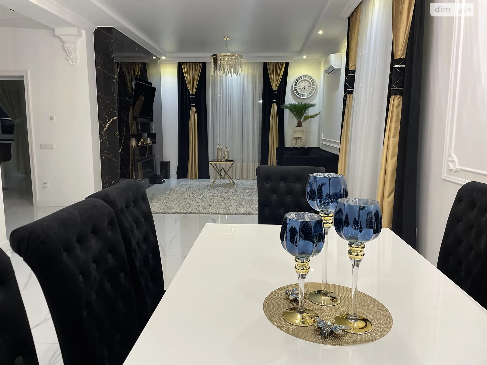 Сдается в аренду дом на 2 этажа 180 кв. м с мебелью, цена: 1900 $ - фото 1