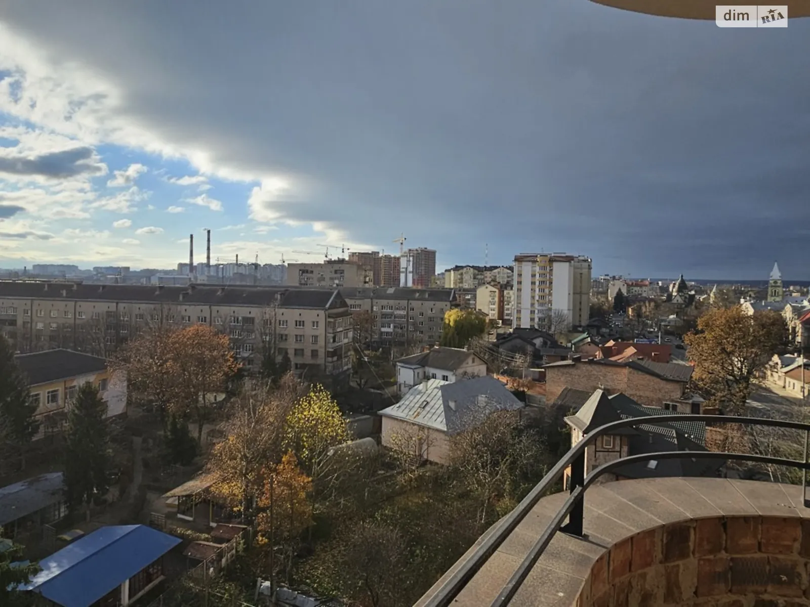 Продается 3-комнатная квартира 89 кв. м в Ивано-Франковске, ул. Независимости (Горького), 2А - фото 1