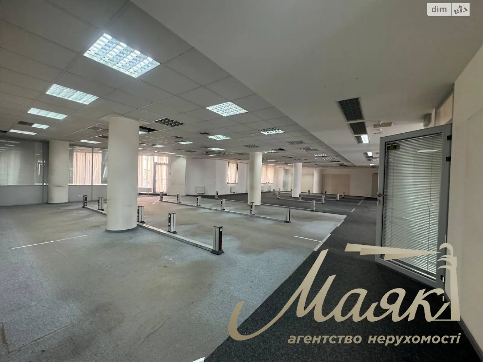 Сдается в аренду офис 811 кв. м в бизнес-центре, цена: 9000 $ - фото 1