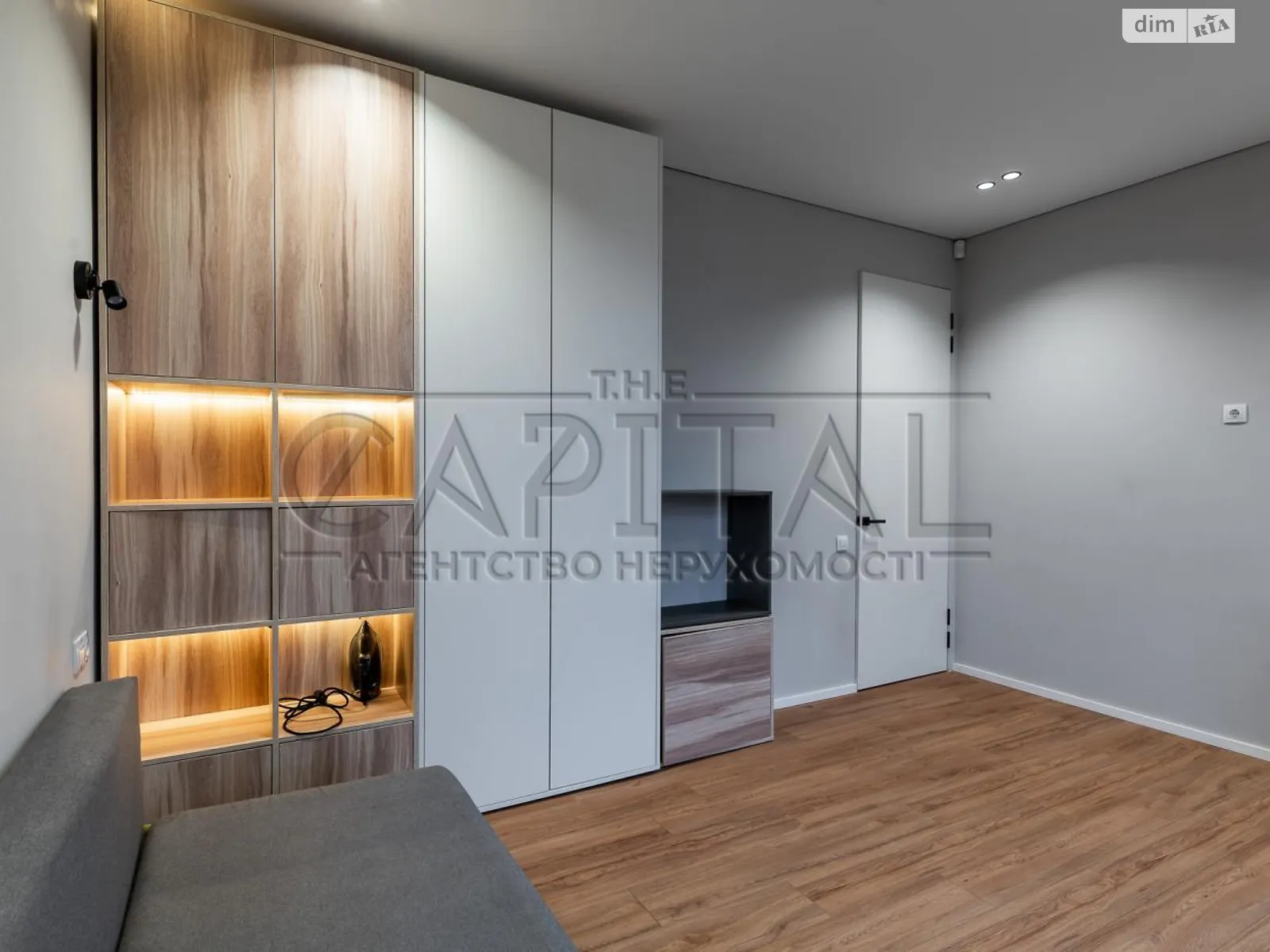 Сдается в аренду дом на 2 этажа 100 кв. м с гаражом, цена: 1300 $ - фото 1