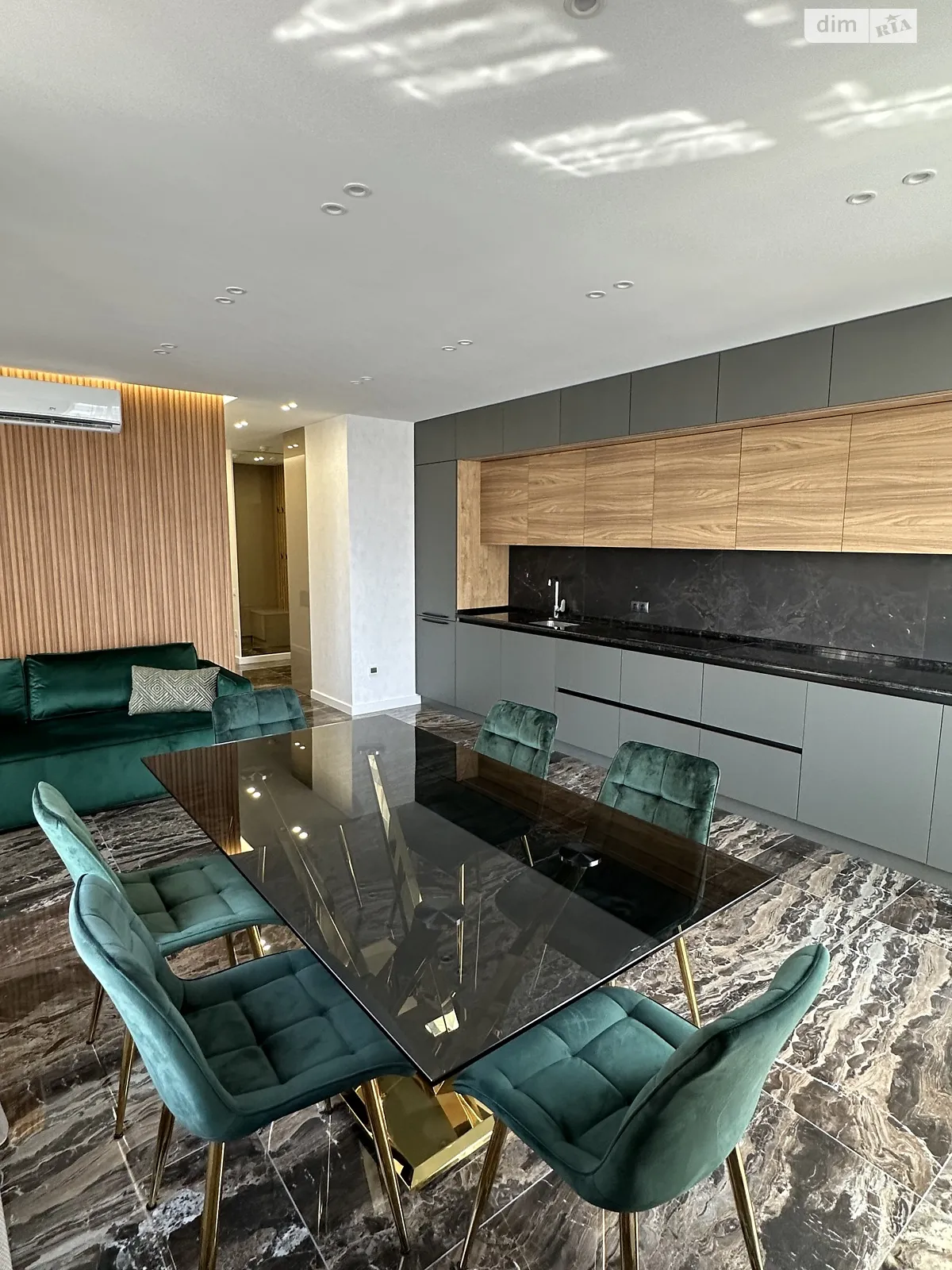 Продается 3-комнатная квартира 84.1 кв. м в Киеве, наб. Днепровская, 18А - фото 1