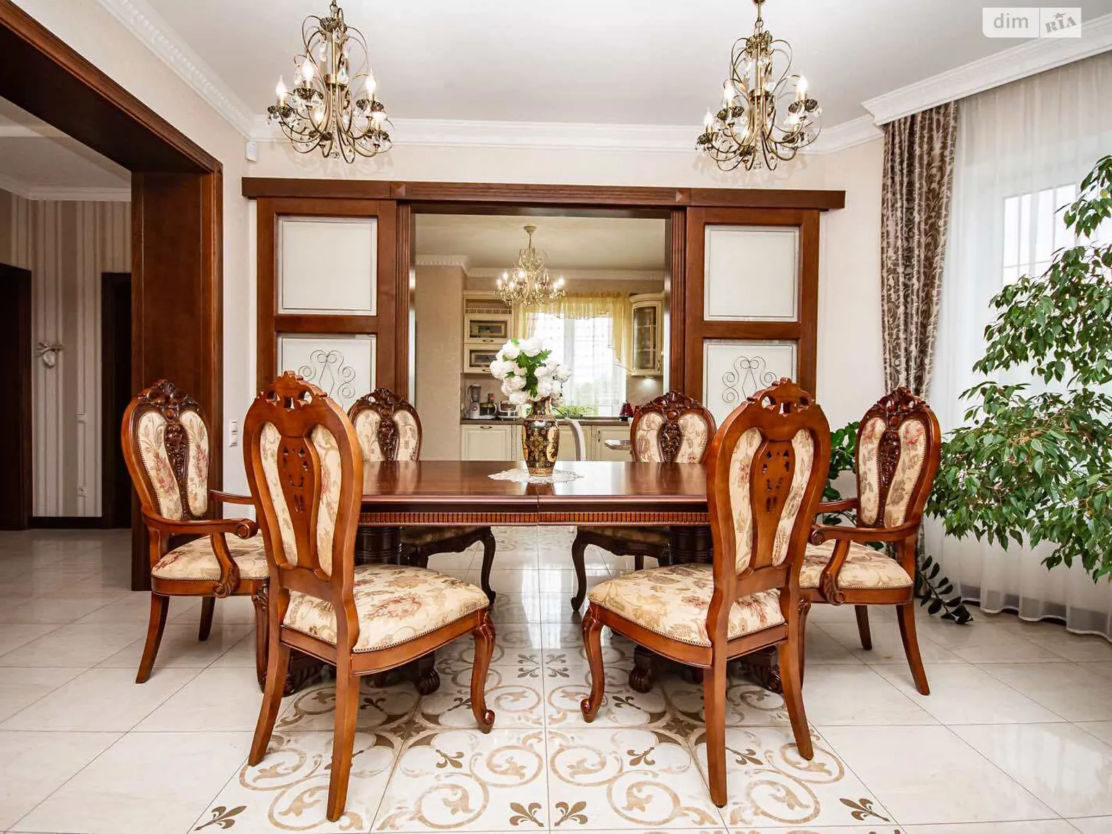 Продается дом на 2 этажа 250 кв. м с камином, цена: 275000 $ - фото 1
