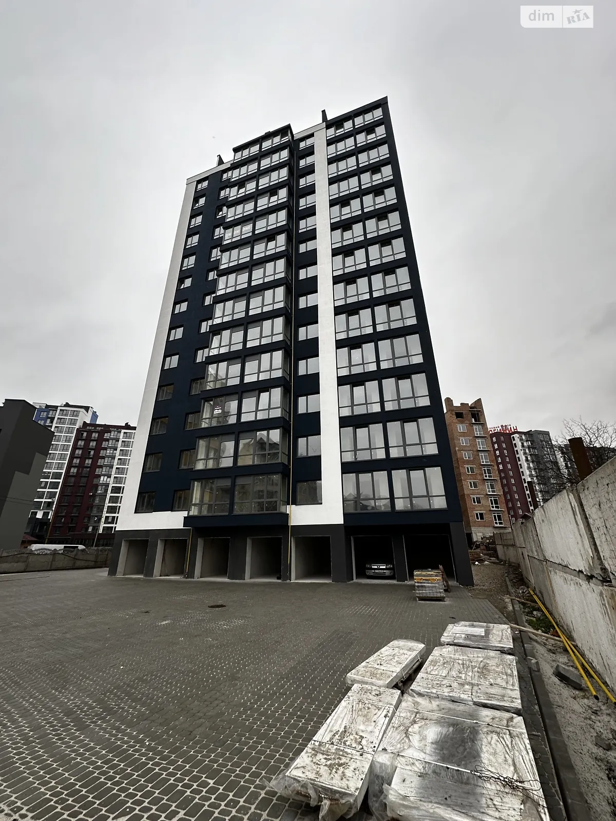 Продается 2-комнатная квартира 62 кв. м в Ивано-Франковске, ул. Княгинин, 44 корпус 10 - фото 1