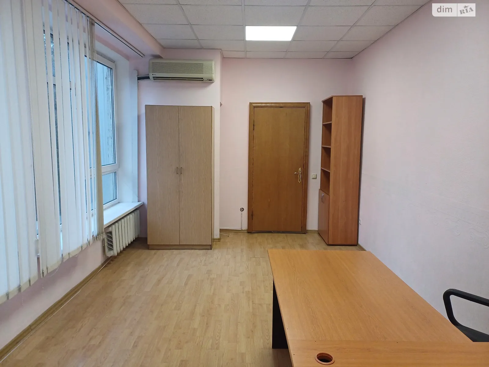 Сдается в аренду офис 20.5 кв. м в бизнес-центре, цена: 7134 грн - фото 1