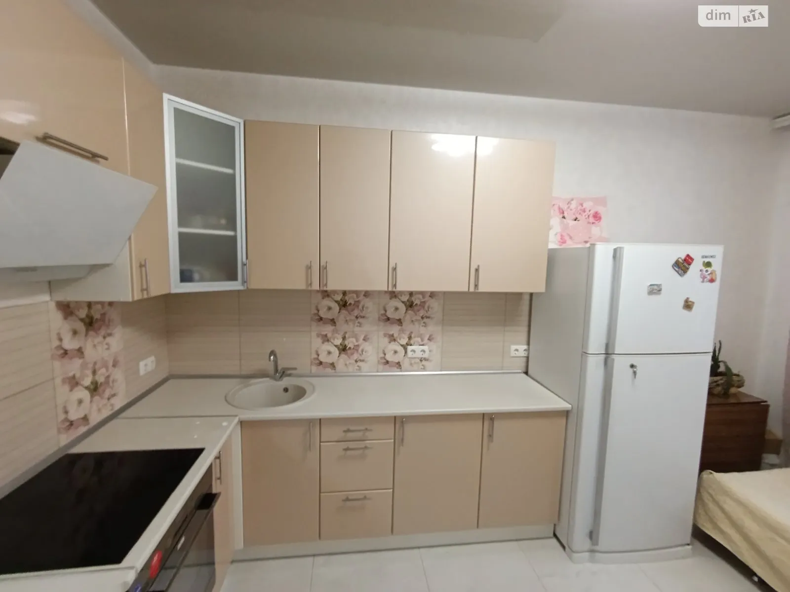 Продается 2-комнатная квартира 43 кв. м в Одессе, ул. Жемчужная, 5Б - фото 1